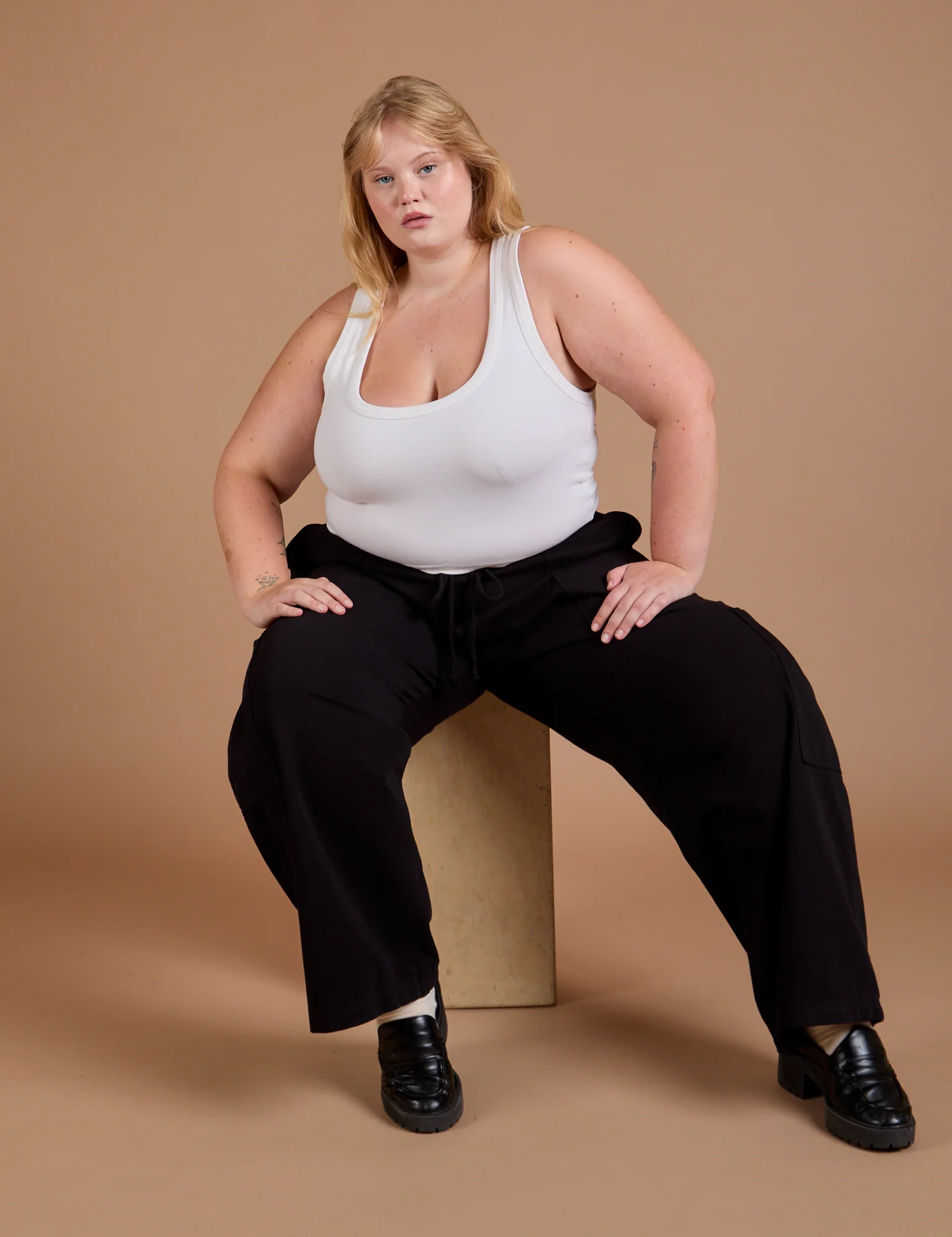 Drop Pocket Cargo Pants - Basic Black - Image 15