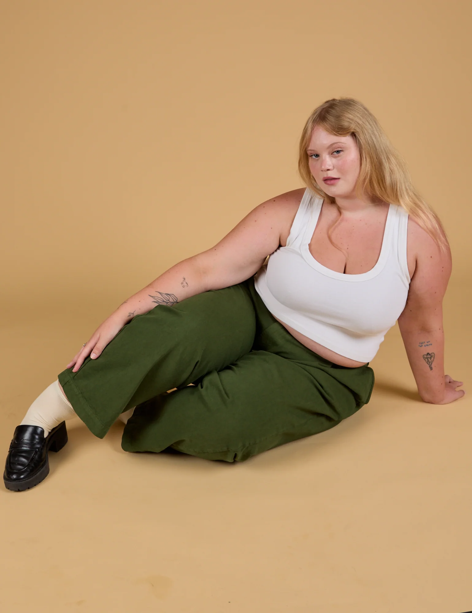 Baggy Mid-Rise Trousers - Evergreen - Image 10