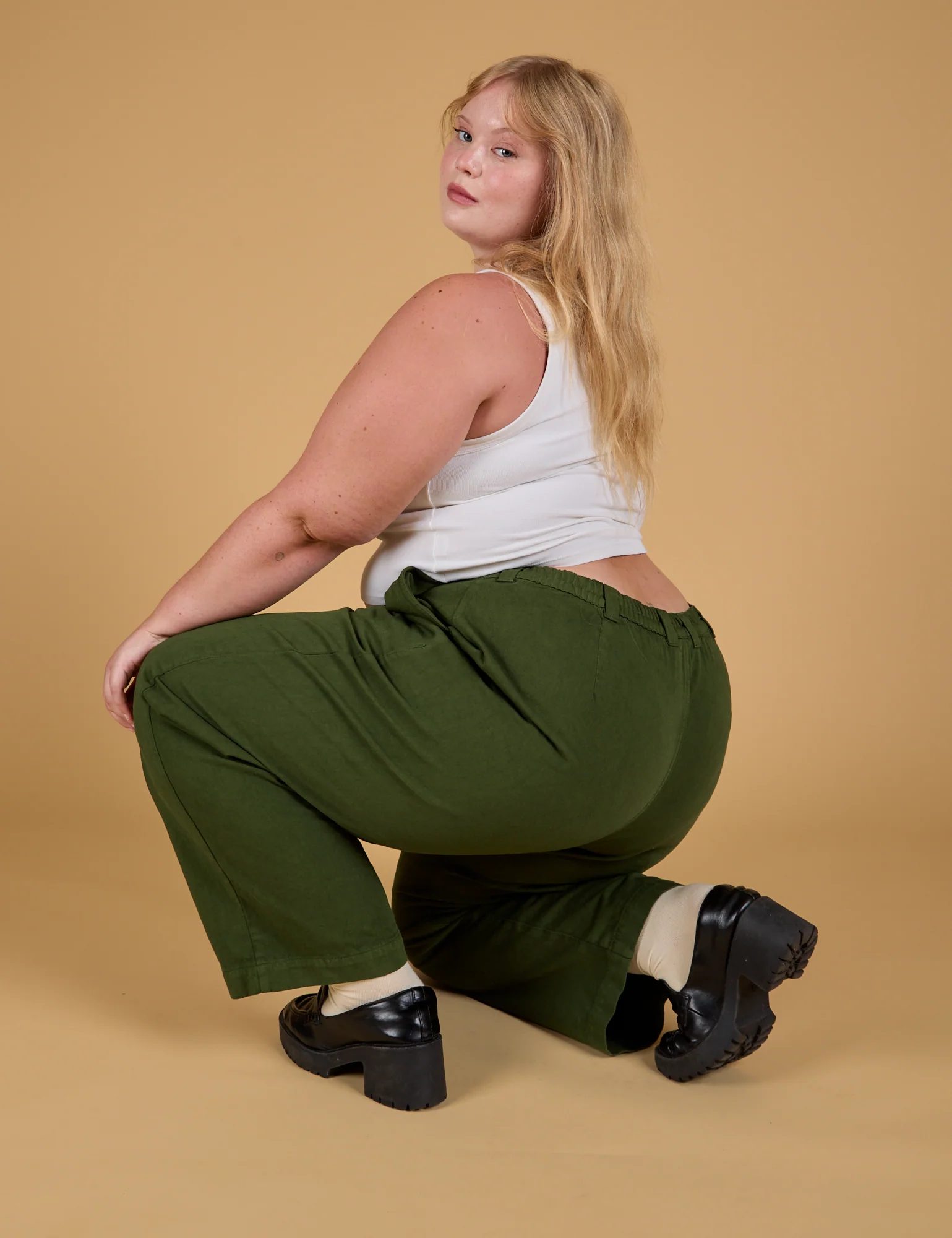 Baggy Mid-Rise Trousers - Evergreen - Image 11