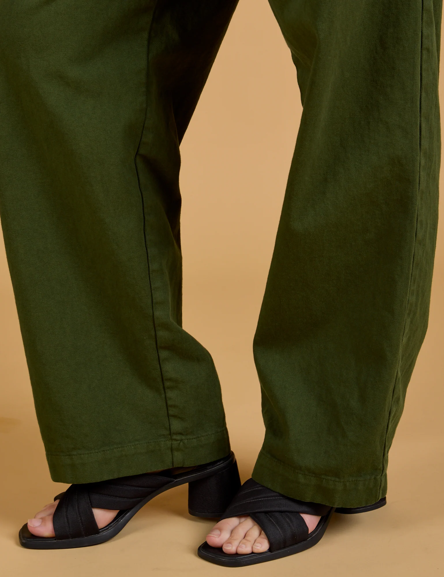 Baggy Mid-Rise Trousers - Evergreen - Image 21