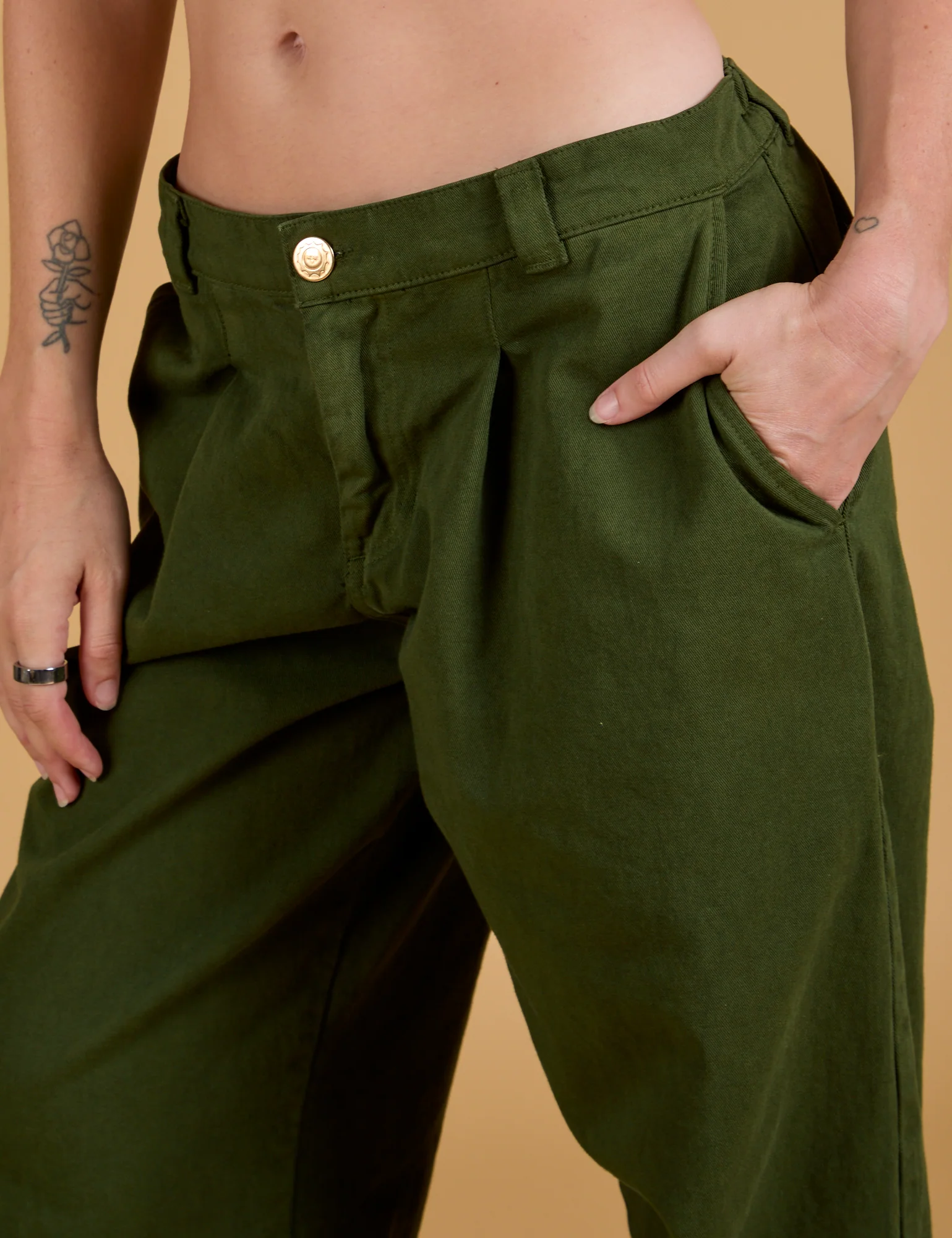 Baggy Mid-Rise Trousers - Evergreen - Image 24