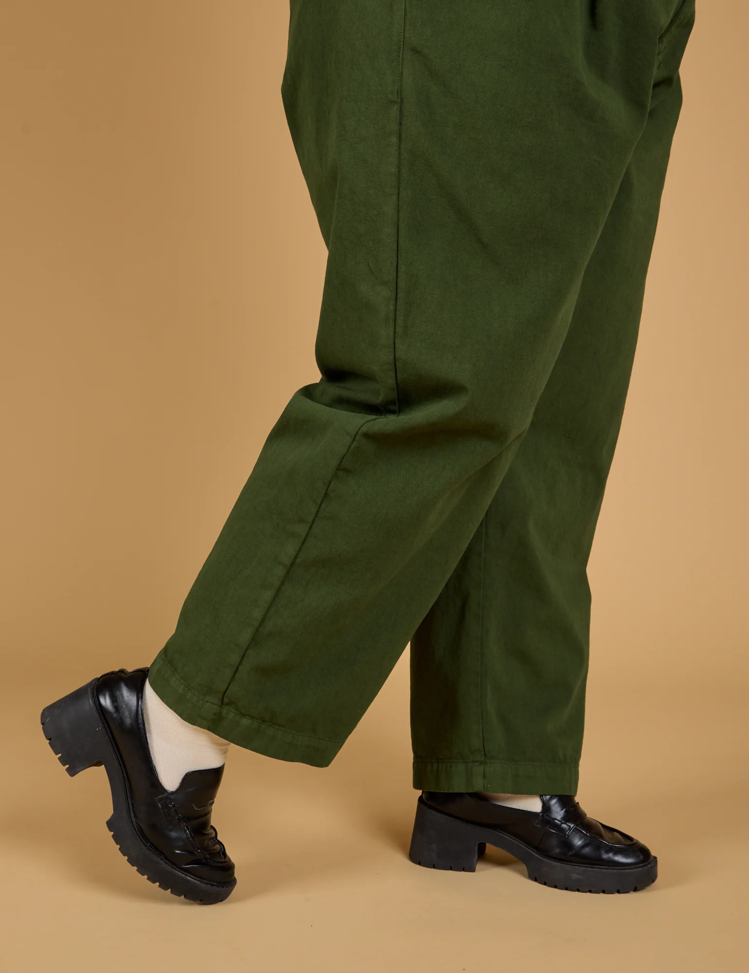 Baggy Mid-Rise Trousers - Evergreen - Image 6