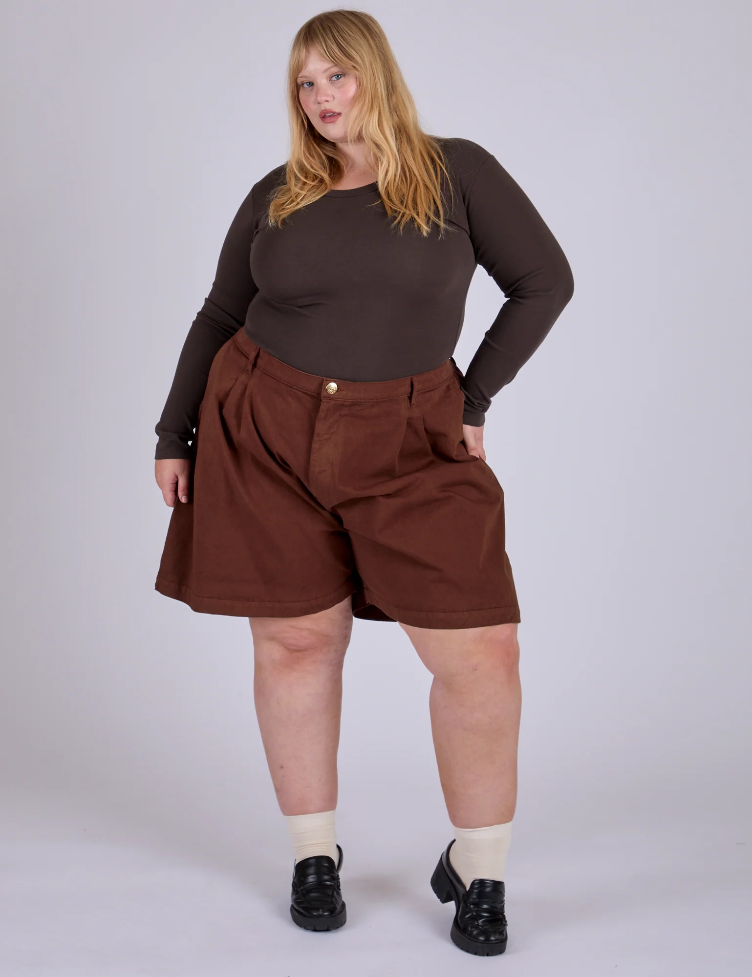 Pleated Trouser Shorts - Fudgesicle Brown - Image 10